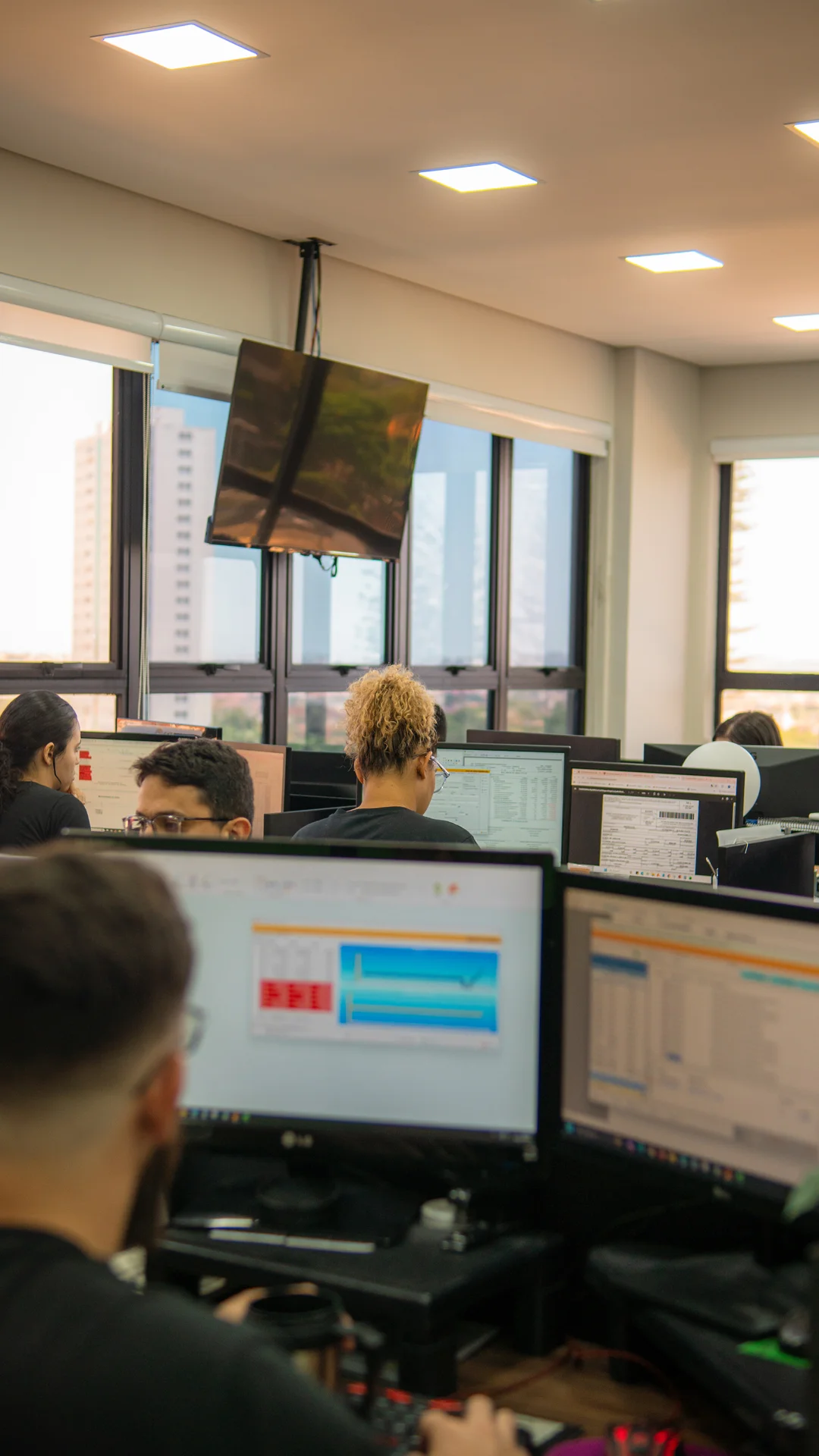 Equipe da PCE na operação contábil